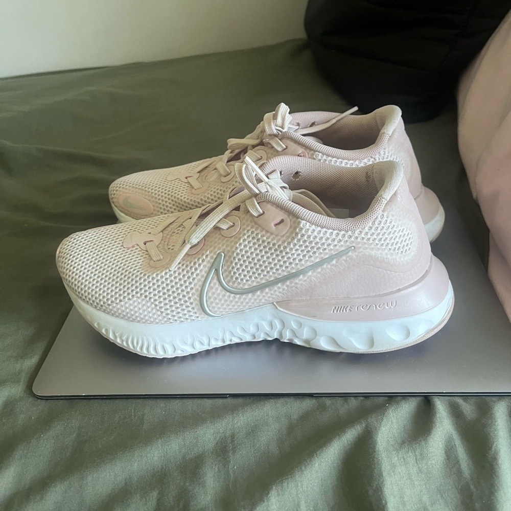 NIKE SNEAKERS